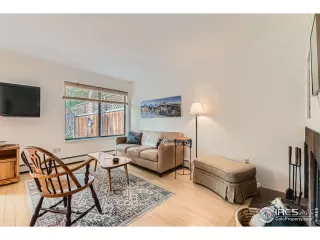 Photo #6: 1035875 Listing