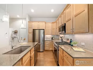 Photo #4: 1035876 Listing