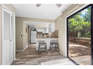 Photo #4: 1035917 Listing