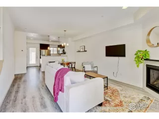 Photo #3: 1035925 Listing