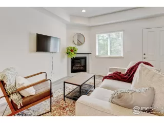 Photo #5: 1035925 Listing