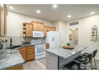 Photo #5: 1035960 Listing