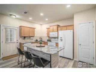 Photo #6: 1035960 Listing