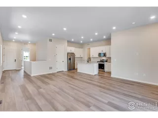 Photo #2: 1035996 Listing