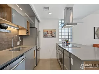 Photo #2: 1035999 Listing