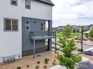 Photo #2: 1036168 Listing