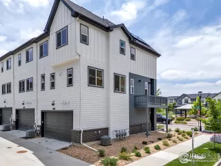 Photo #3: 1036168 Listing