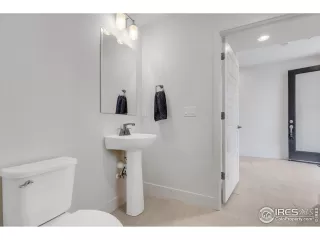 Photo #6: 1036168 Listing