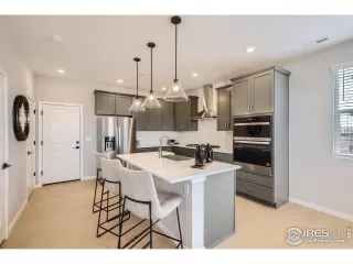 Photo #2: 1036199 Listing