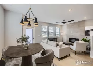 Photo #4: 1036199 Listing