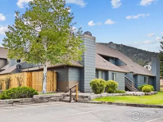 More Details about MLS # 1036238 : 1010 S SAINT VRAIN AVE B-4 ESTES PARK CO 80517