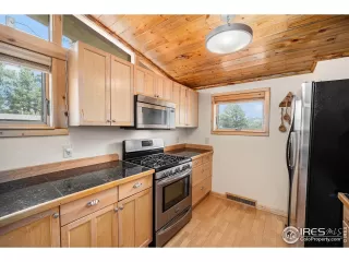 Photo #4: 1036241 Listing