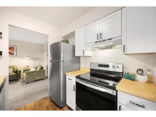 Photo #5: 1036271 Listing 