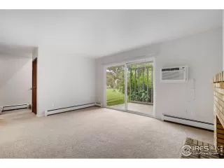 Photo #3: 1036320 Listing