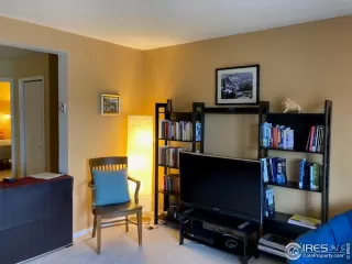 Photo #5: 1036386 Listing