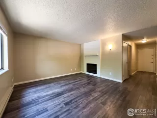 Photo #4: 1036404 Listing