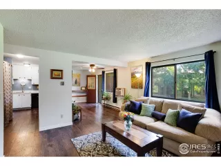 Photo #6: 1036427 Listing