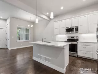 Photo #6: 1036433 Listing 