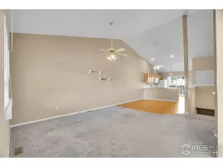 Photo #2: 1036434 Listing