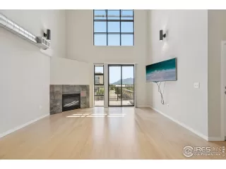 Photo #4: 1036467 Listing