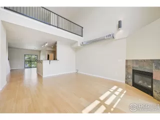 Photo #6: 1036467 Listing