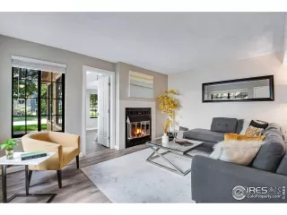 Photo #2: 1036527 Listing