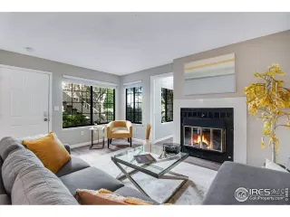 Photo #4: 1036527 Listing