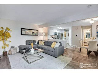 Photo #5: 1036527 Listing