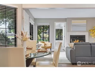 Photo #6: 1036527 Listing