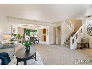 Photo #5: 1036533 Listing