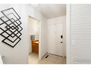 Photo #6: 1036533 Listing