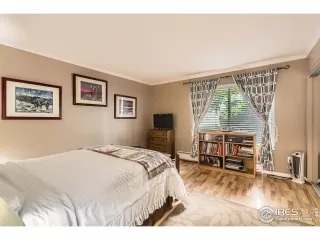 Photo #5: 1036548 Listing