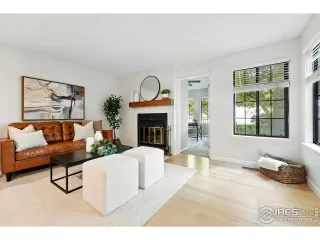 Photo #4: 1036587 Listing