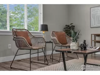 Photo #5: 1036613 Listing