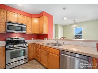 Photo #3: 1036695 Listing