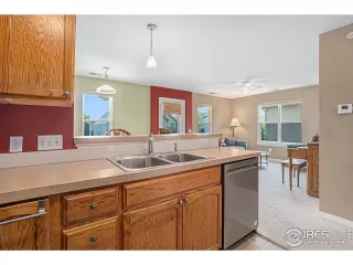 Photo #5: 1036695 Listing