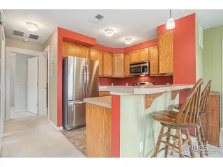 Photo #6: 1036695 Listing