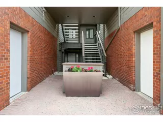 Photo #2: 1036712 Listing