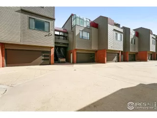 Photo #3: 1036712 Listing