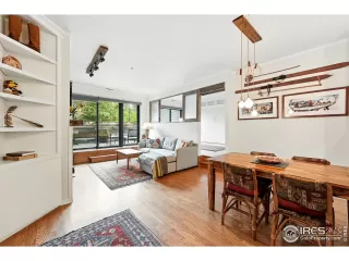 Photo #6: 1036712 Listing