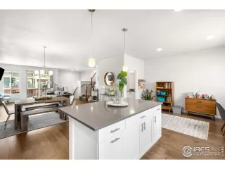 Photo #4: 1036732 Listing