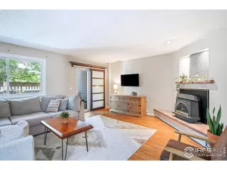 Photo #5: 1036750 Listing