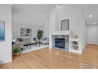 Photo #2: 1036757 Listing