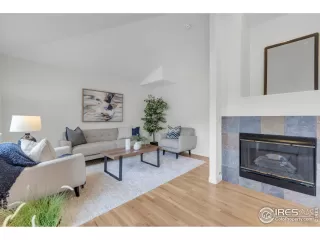 Photo #4: 1036757 Listing