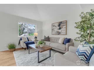 Photo #6: 1036757 Listing