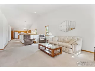 Photo #3: 1036759 Listing