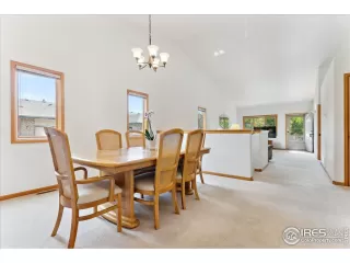 Photo #6: 1036759 Listing