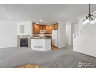 Photo #6: 1036777 Listing