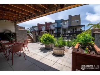 Photo #2: 1036781 Listing