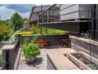 Photo #3: 1036781 Listing